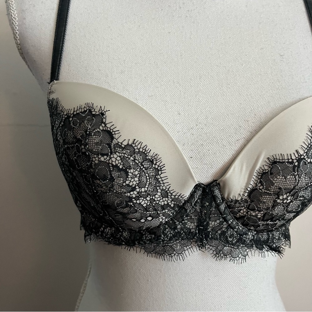 Victorias Secret • Black Lace Dream Angels Lined Demi Bra - Picture 3 of 5